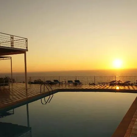 Margaux Kathisma, Breathtaking Views & Unforgettable Sunsets - Minutes From Iconic Feriehus *
