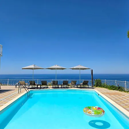 Margaux Kathisma, Breathtaking Views & Unforgettable Sunsets - Minutes From Iconic Casa de Férias *