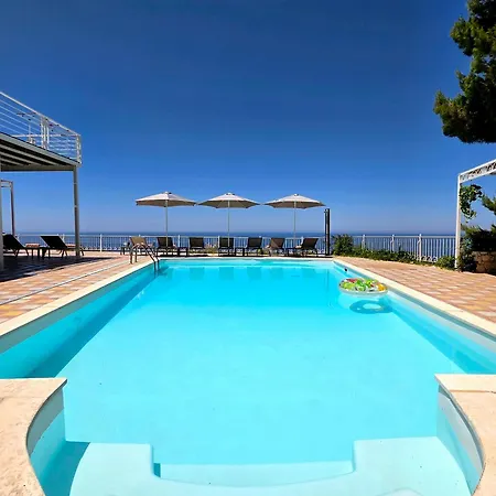 Margaux Kathisma, Breathtaking Views & Unforgettable Sunsets - Minutes From Iconic Casa de Férias *
