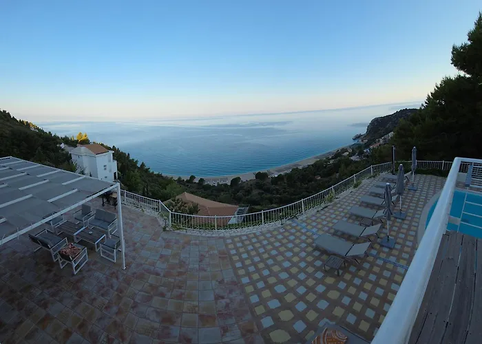 Dom wakacyjny Margaux Kathisma, Breathtaking Views & Unforgettable Sunsets - Minutes From Iconic *