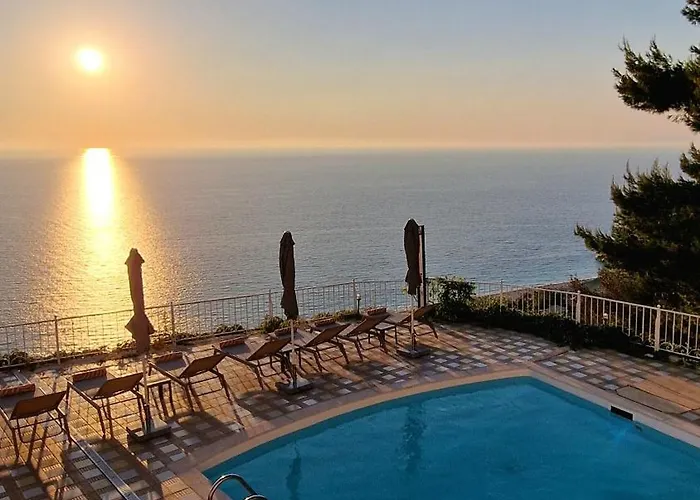 Dom wakacyjny Margaux Kathisma, Breathtaking Views & Unforgettable Sunsets - Minutes From Iconic