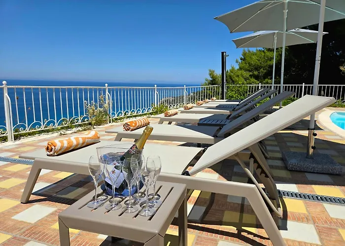 Margaux Kathisma, Breathtaking Views & Unforgettable Sunsets - Minutes From Iconic Dom wakacyjny